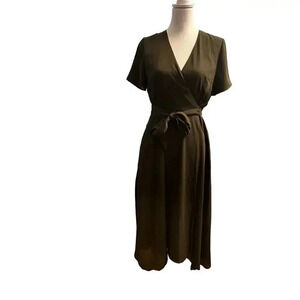 Alfani NWT wrap dress with belt olive green size 4